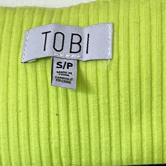 TOBI neon green‘
ASHA SNAP BUCKLE RIB KNIT CROP TOP’ - Picture 8 of 9